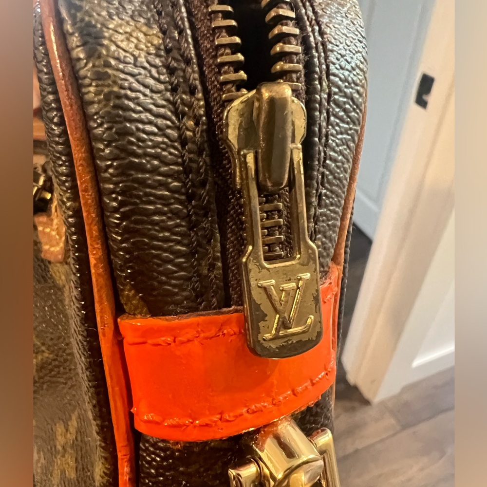 Louis Vuitton monogram ๐ปโด๐๐โฏ๐ clutch. - Picture 2 of 10